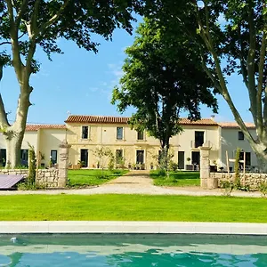 Mas Des 2 Platanes Bed & Breakfast Arles